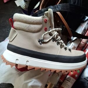 Stylish Tan High-Top Men's Boots